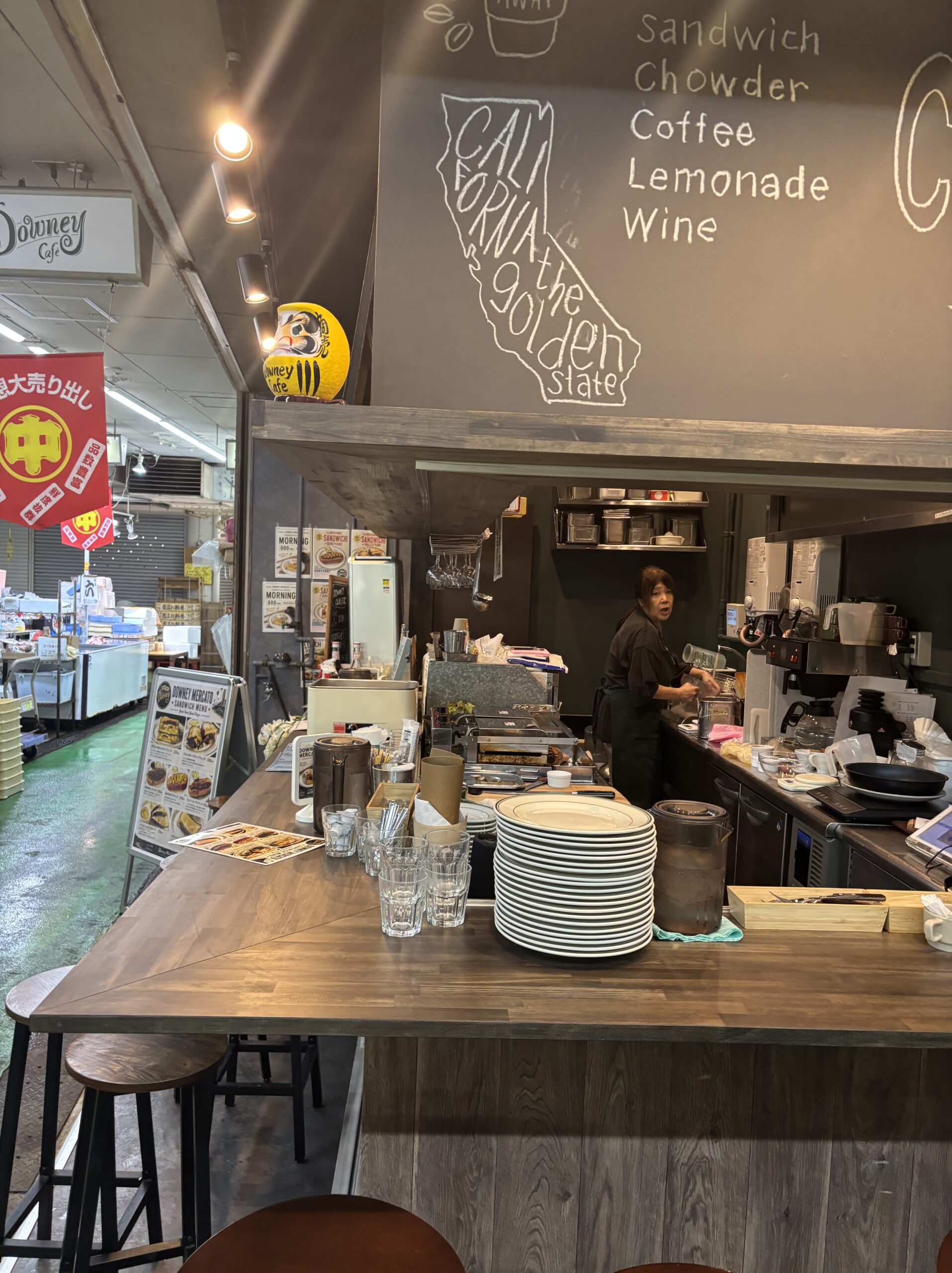 海苔屋さんの跡地にできたカフェの店内
